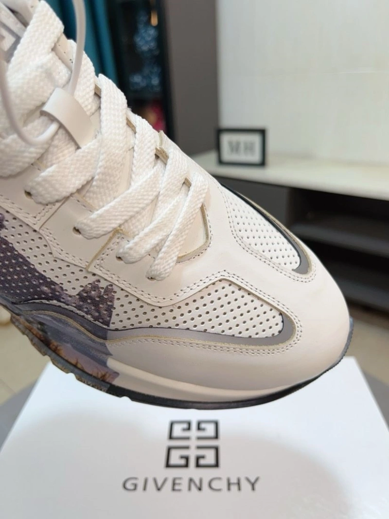 EasyMatch Gxvxnchy Sneakers 153440