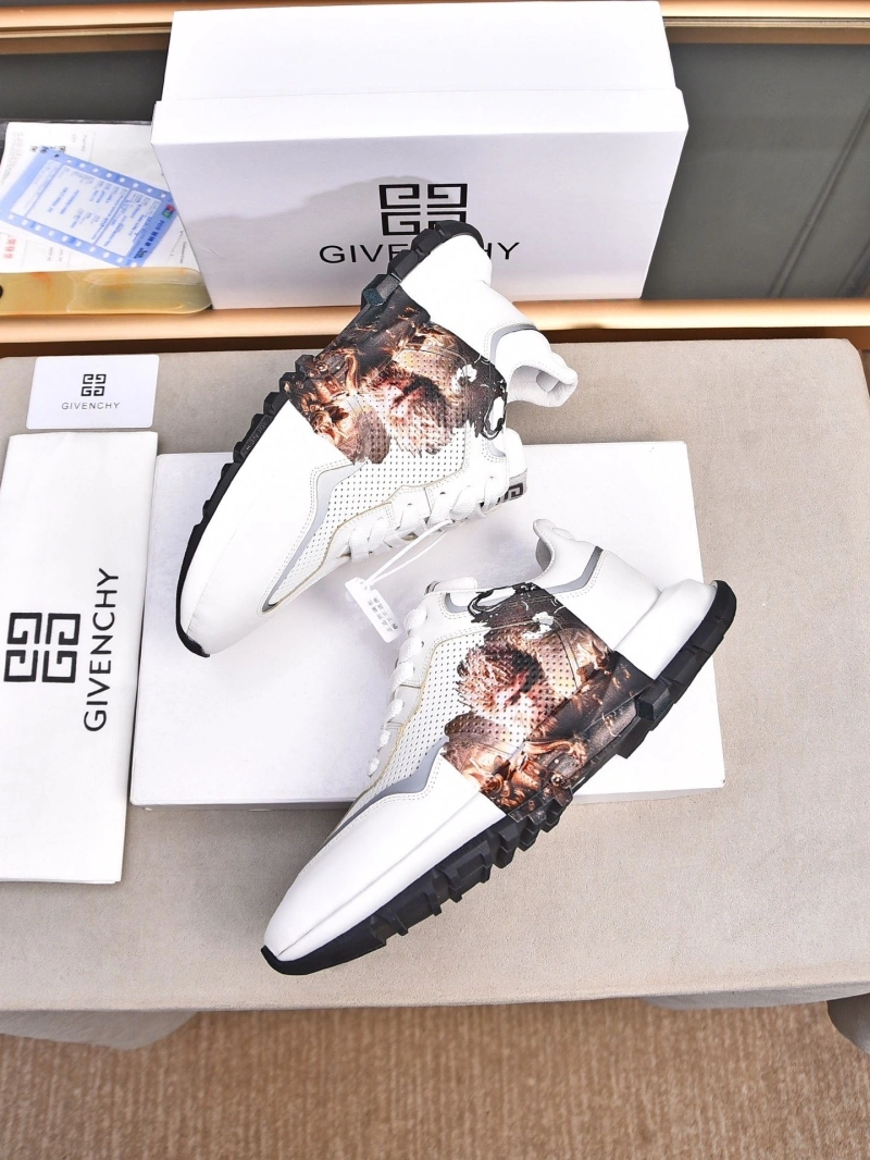 Timeless Gxvxnchy Sneakers 153441