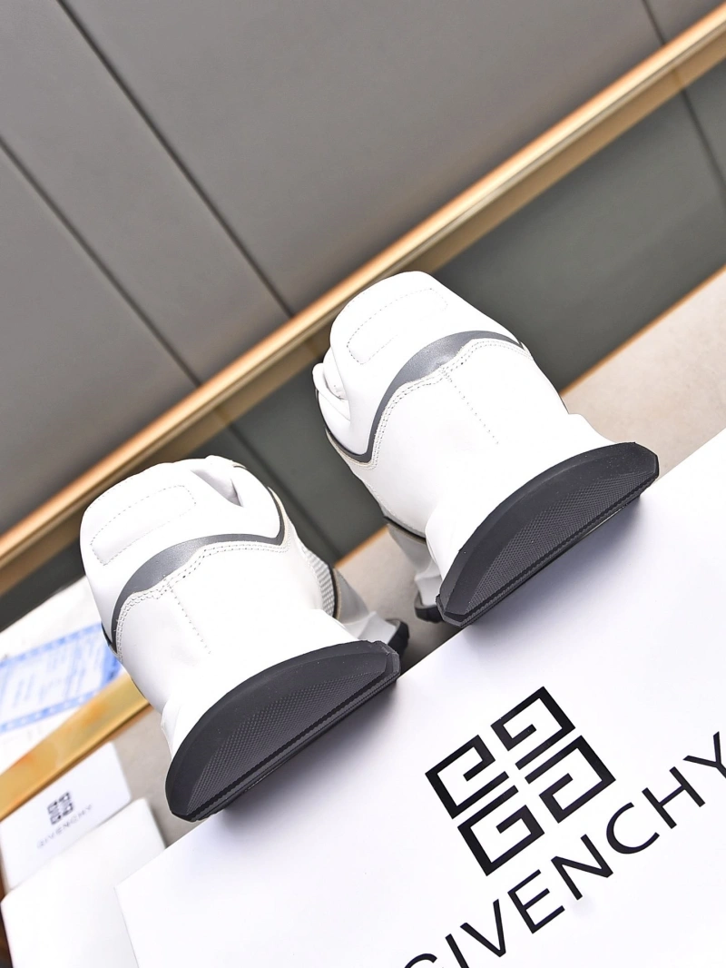 Timeless Gxvxnchy Sneakers 153441