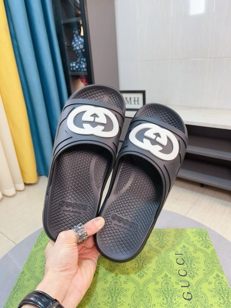 Versatile Gxccx Slippers 159524