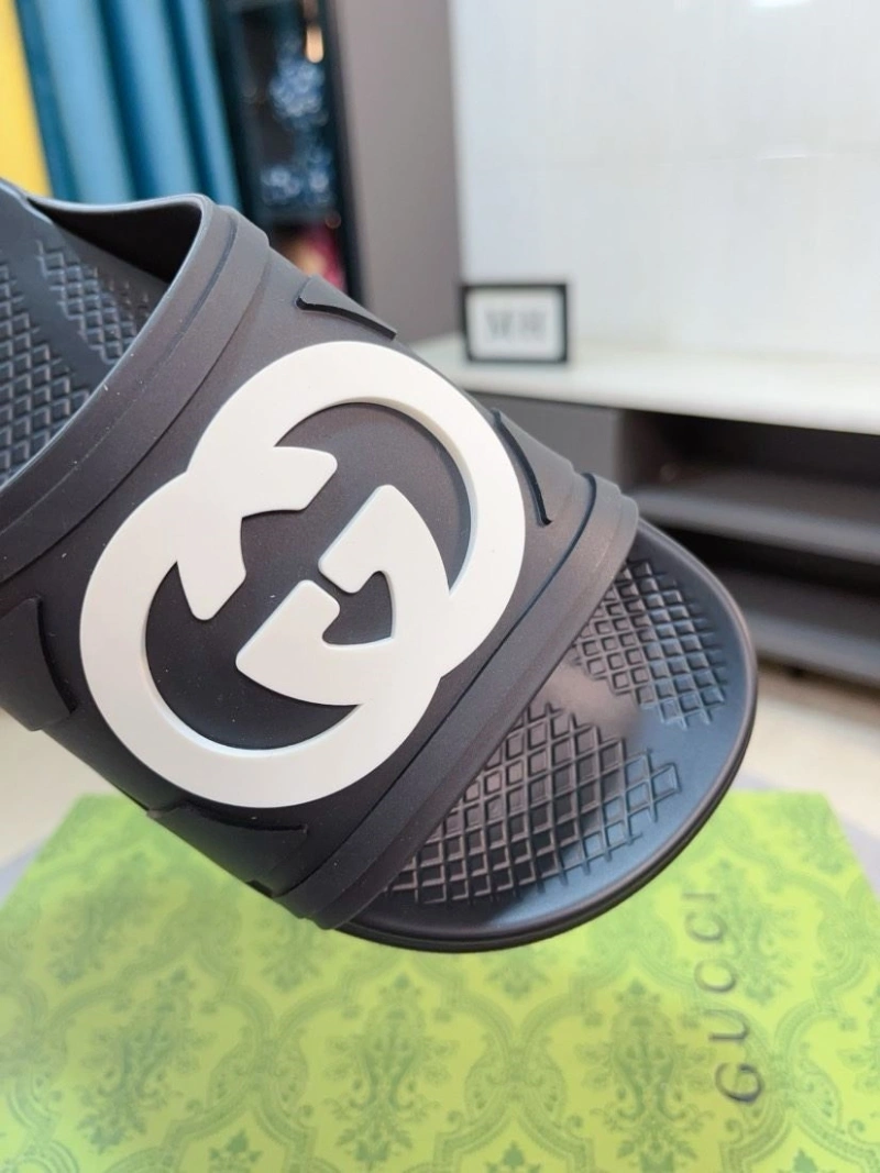 Versatile Gxccx Slippers 159524