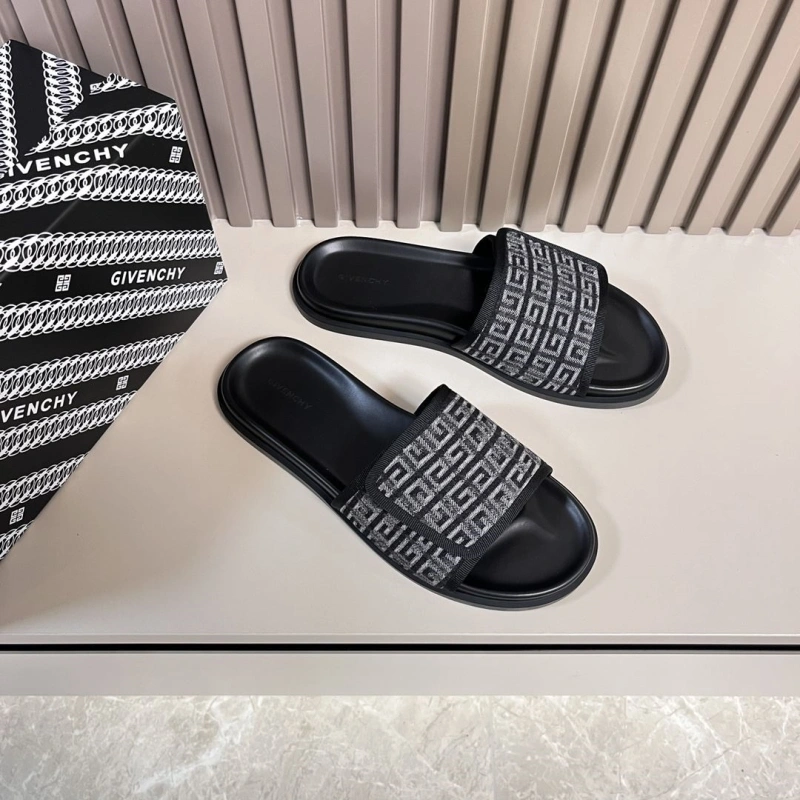 AllSeason Gxvxnchy Slippers 153493