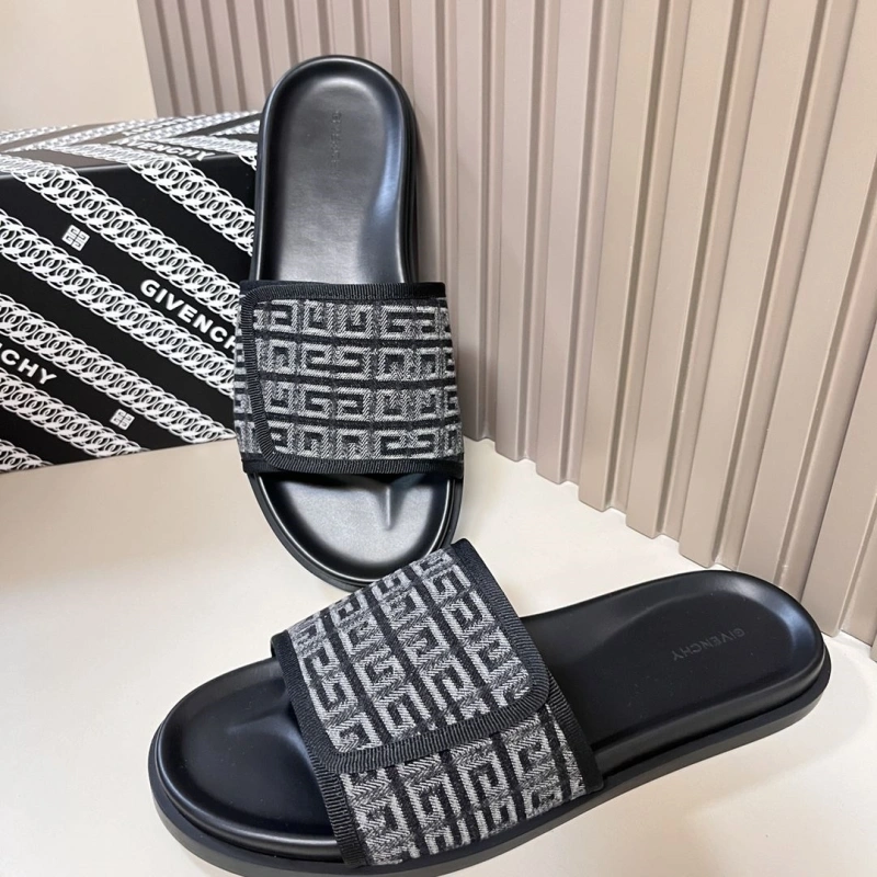 AllSeason Gxvxnchy Slippers 153493