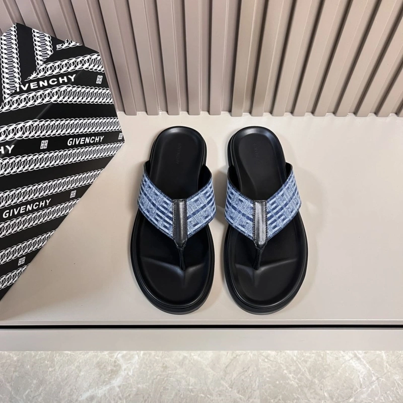 HighQuality Gxvxnchy Slippers 153492