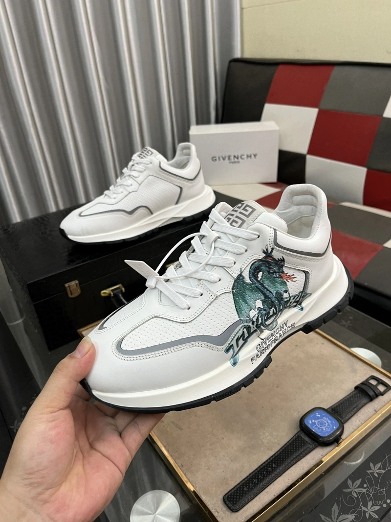 Versatile Gxvxnchy Sneakers 153428