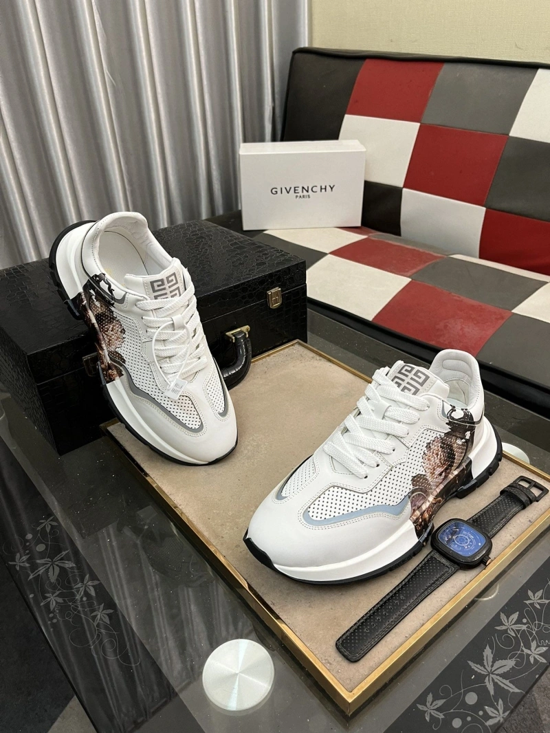 EyeCatching Gxvxnchy Sneakers 153423