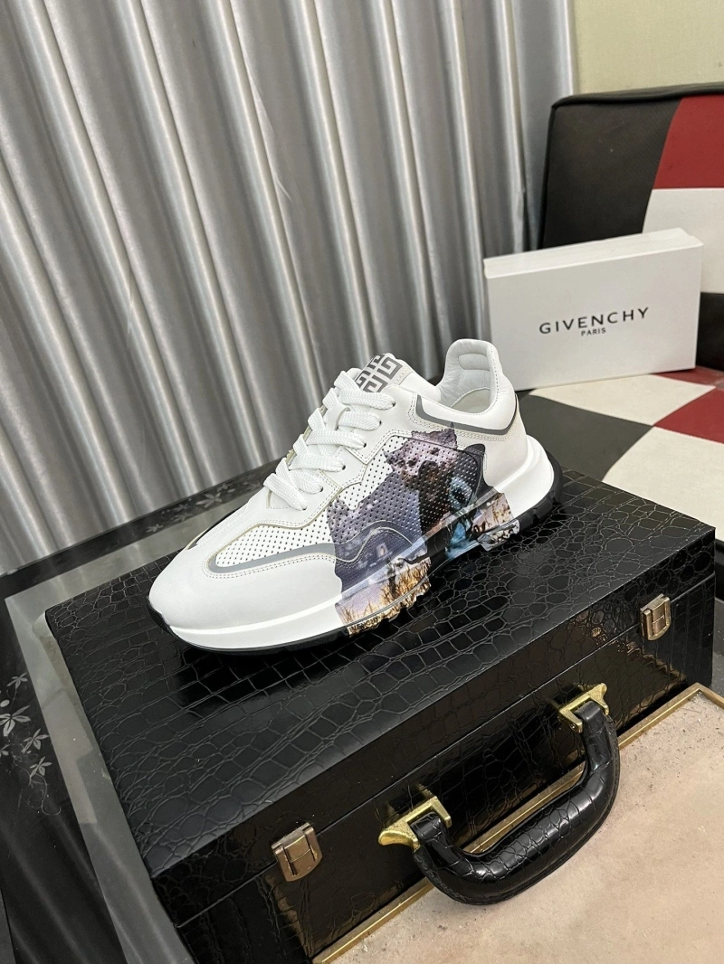 Popular Gxvxnchy Sneakers 153425