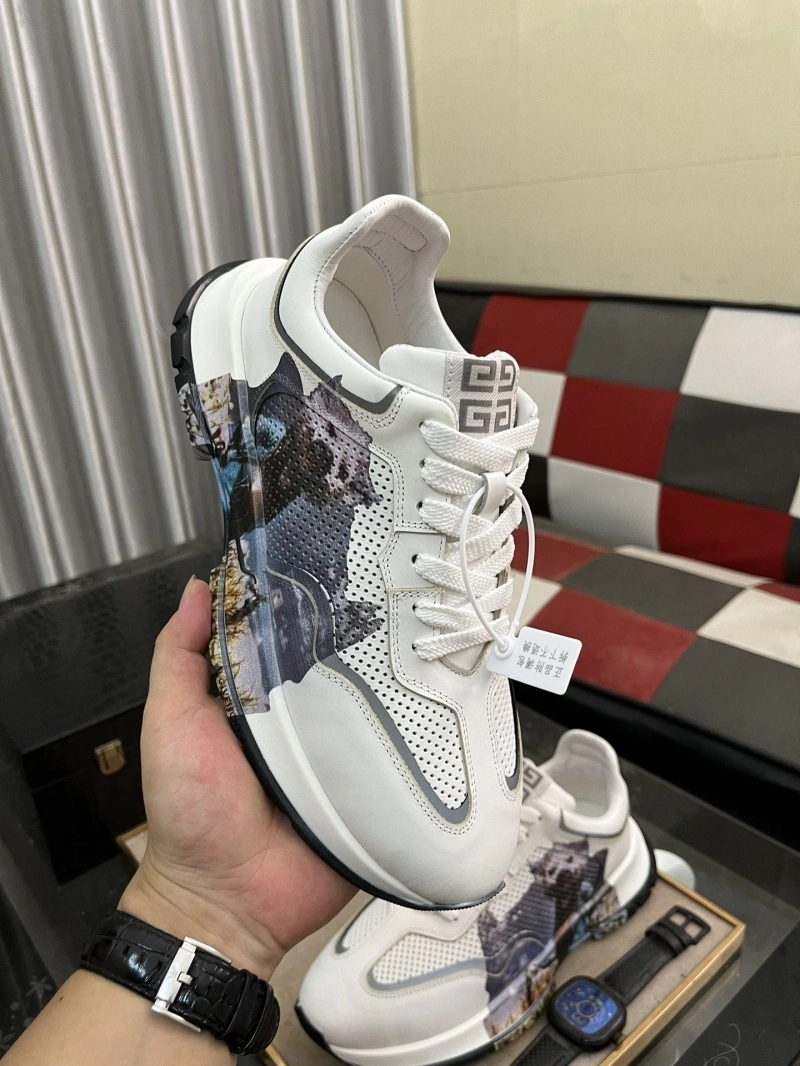 Popular Gxvxnchy Sneakers 153425