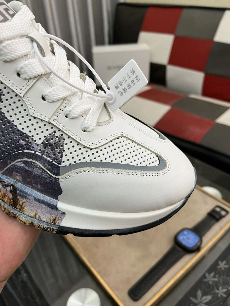 Popular Gxvxnchy Sneakers 153425