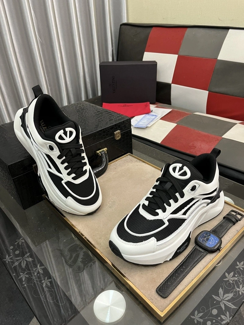 Timeless Vxlxntino Sneakers 231137
