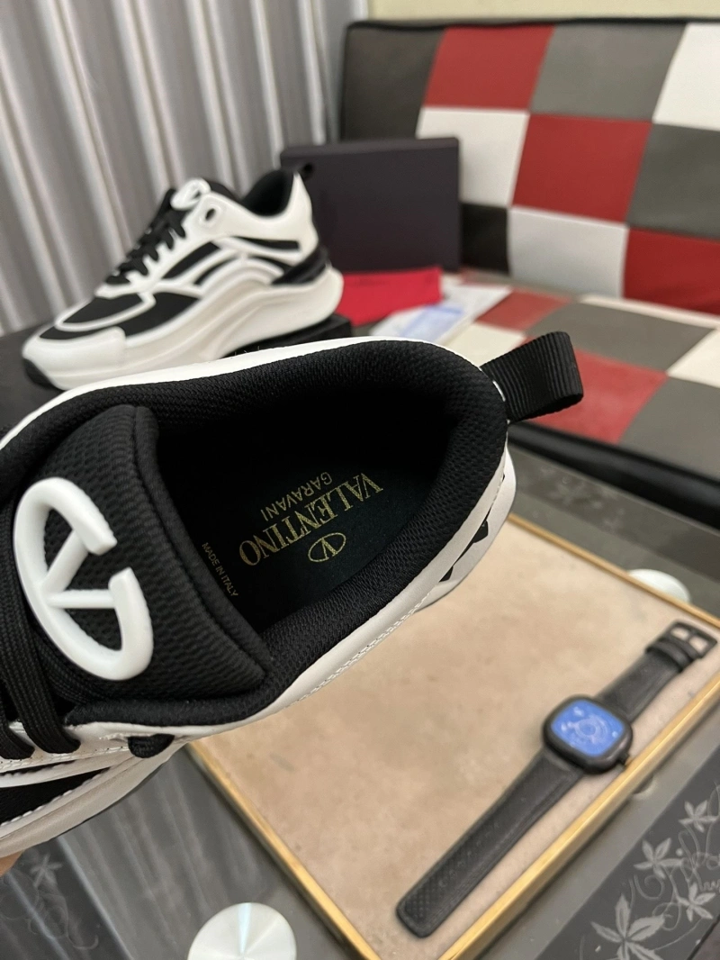 Timeless Vxlxntino Sneakers 231137