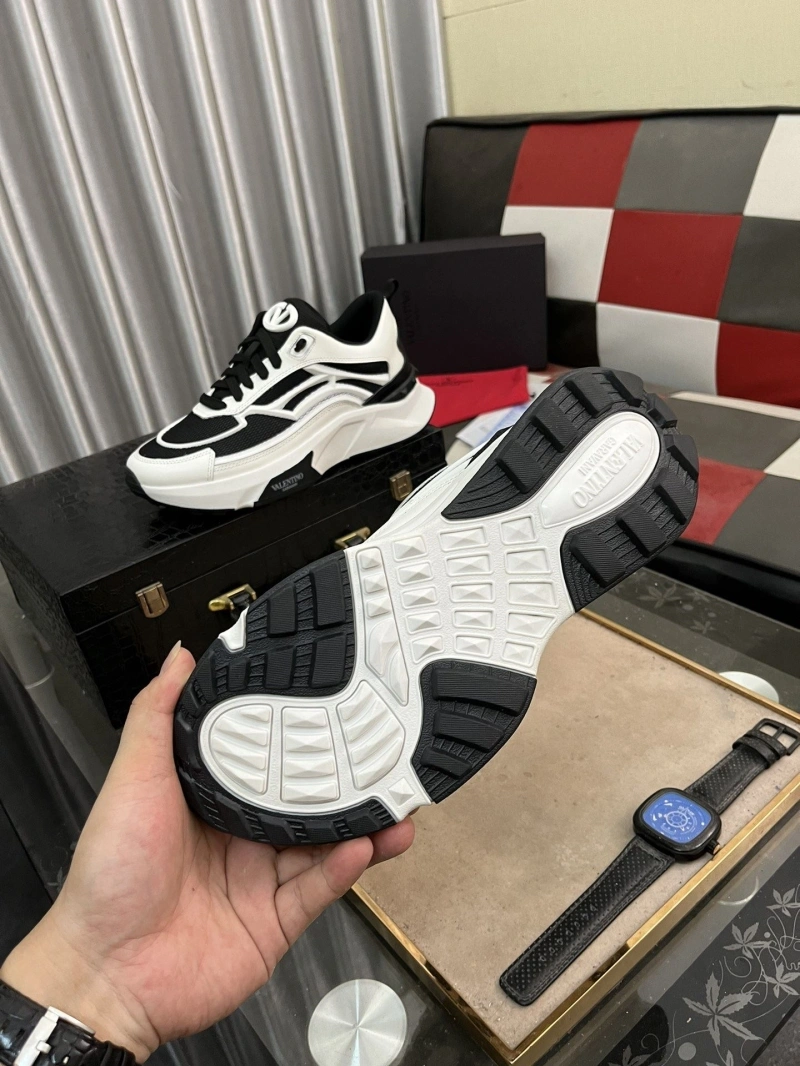 Timeless Vxlxntino Sneakers 231137