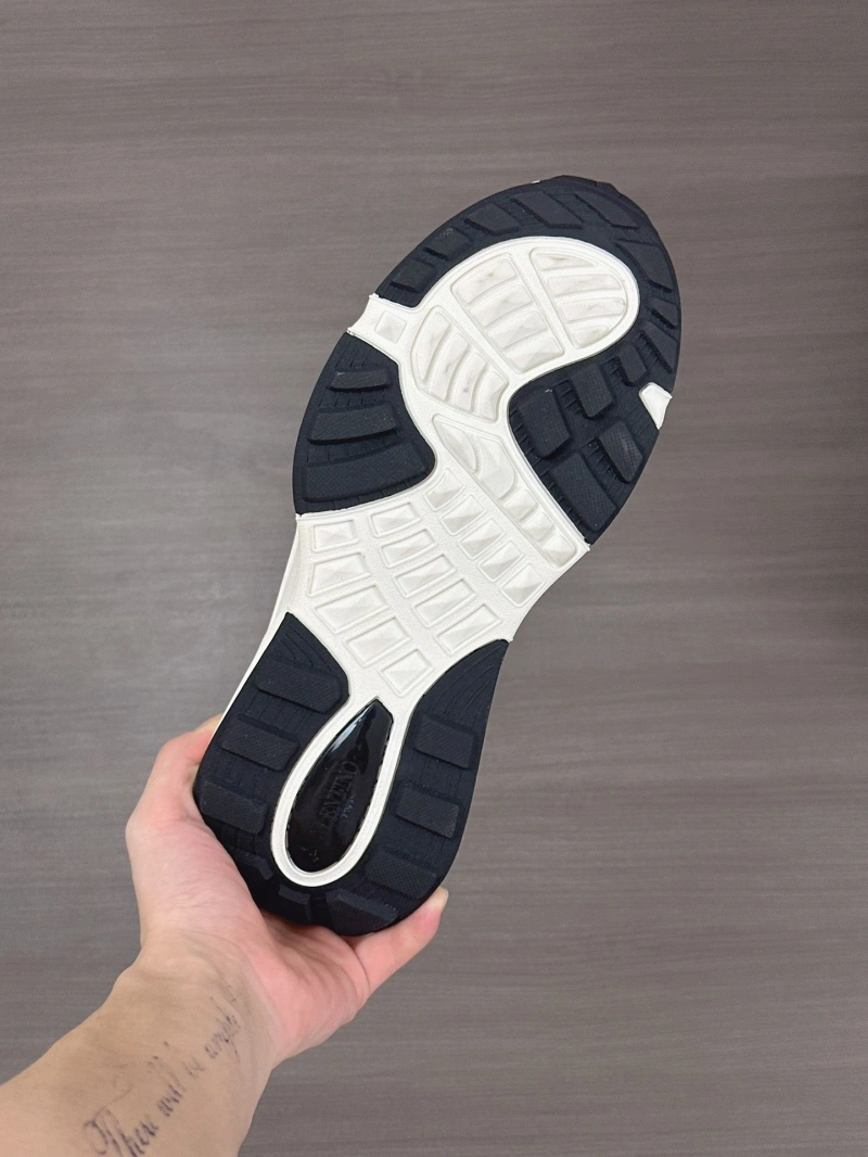 GoodFit Vxlxntino Sneakers 231132