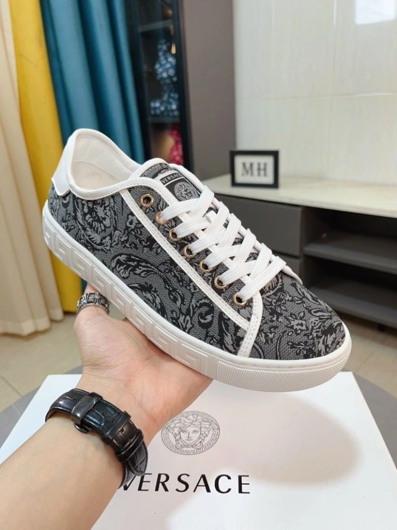 Gxvxnchy Sneakers Practical 153421