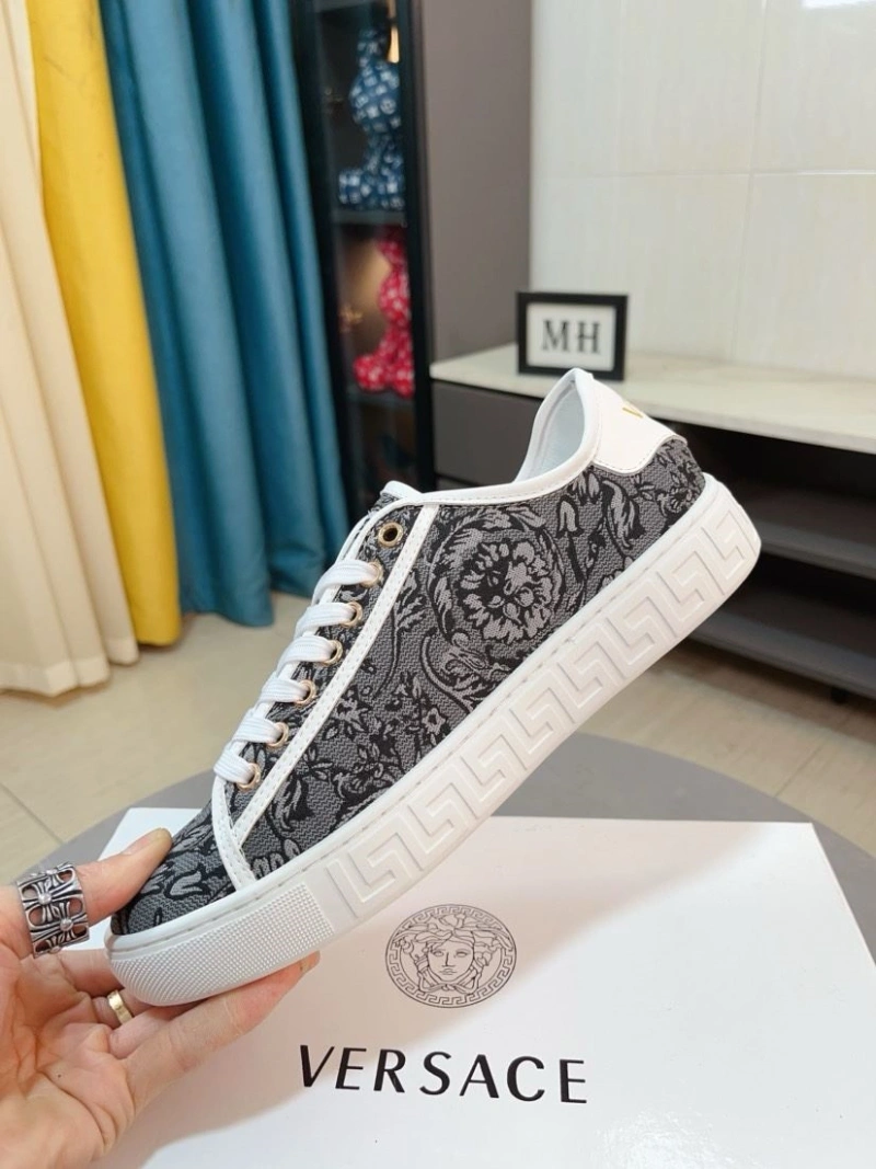 Gxvxnchy Sneakers Practical 153421