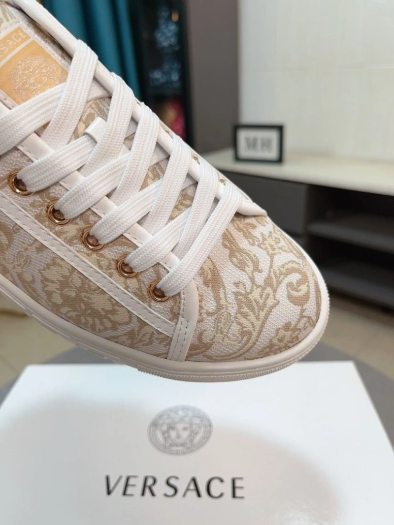 Gxvxnchy Sneakers EyeCatching 153434