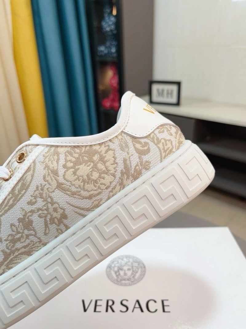 Gxvxnchy Sneakers EyeCatching 153434