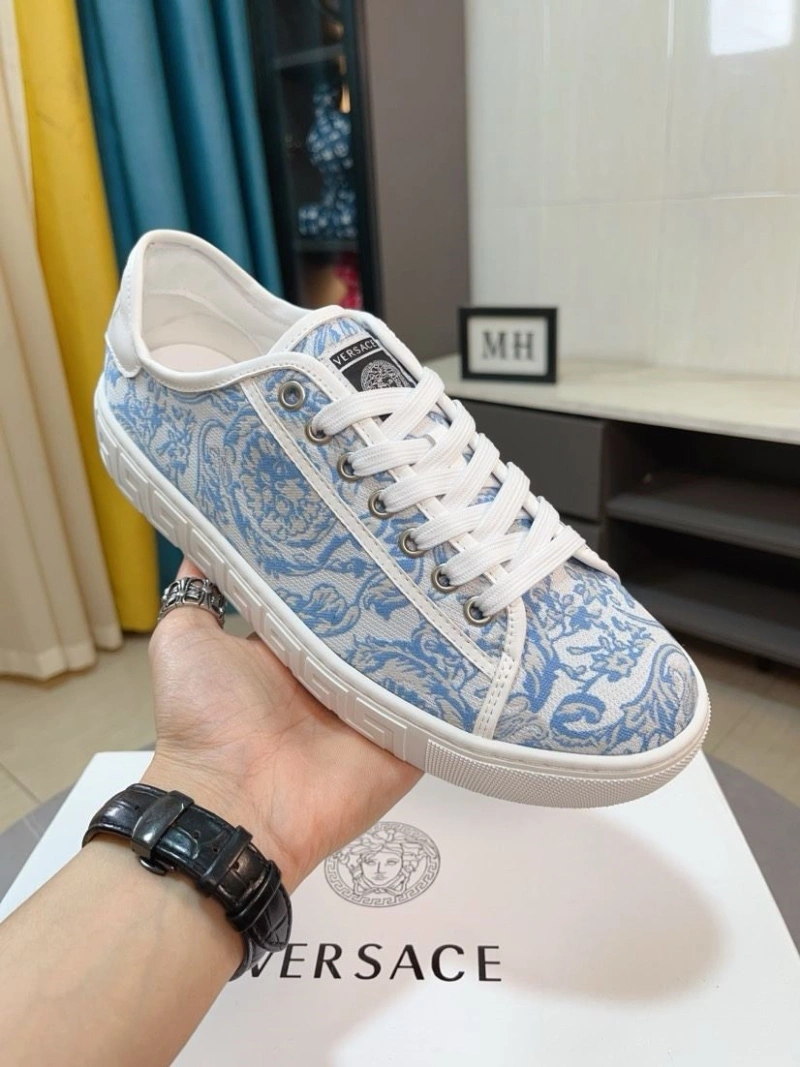 Gxvxnchy Sneakers AllSeason 153431