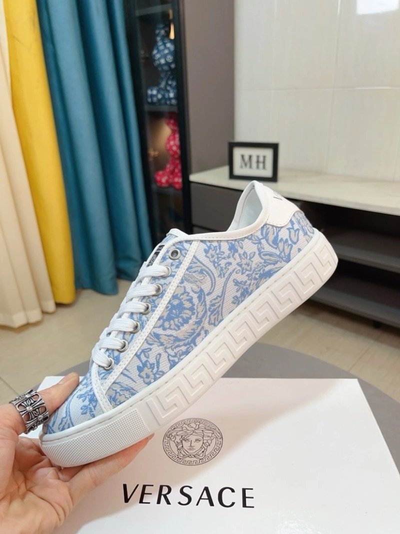 Gxvxnchy Sneakers AllSeason 153431