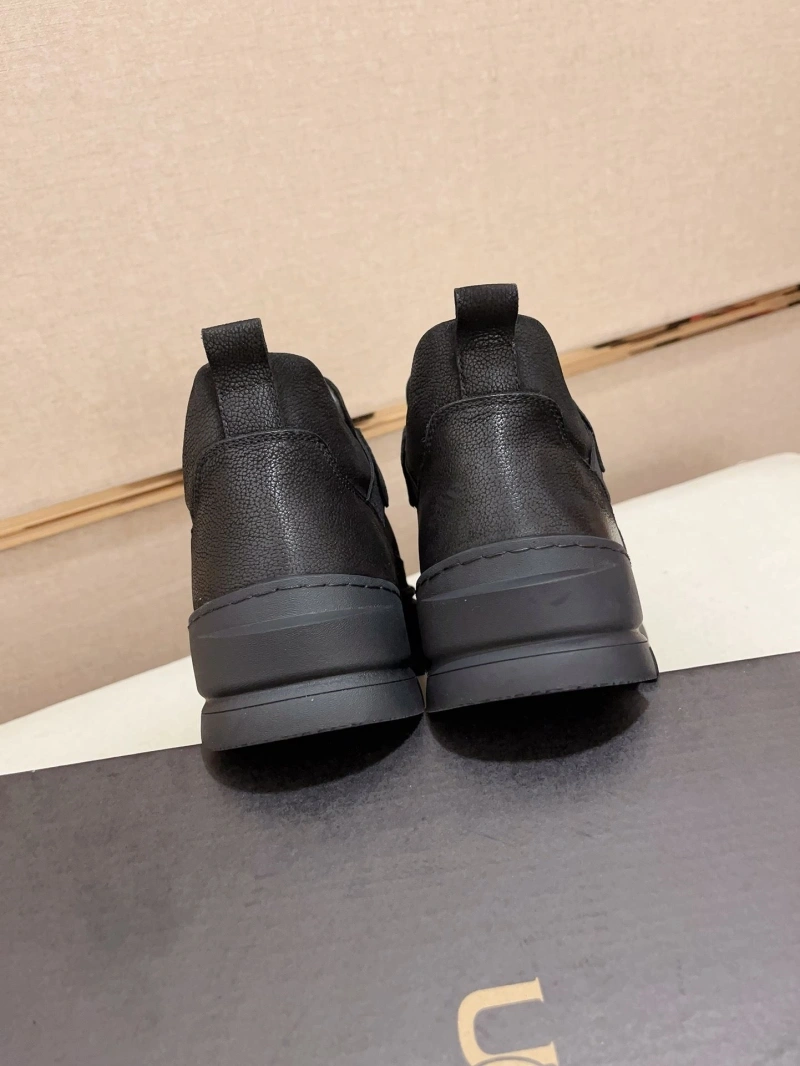 Lightweight UGX Casual Shoes 228161
