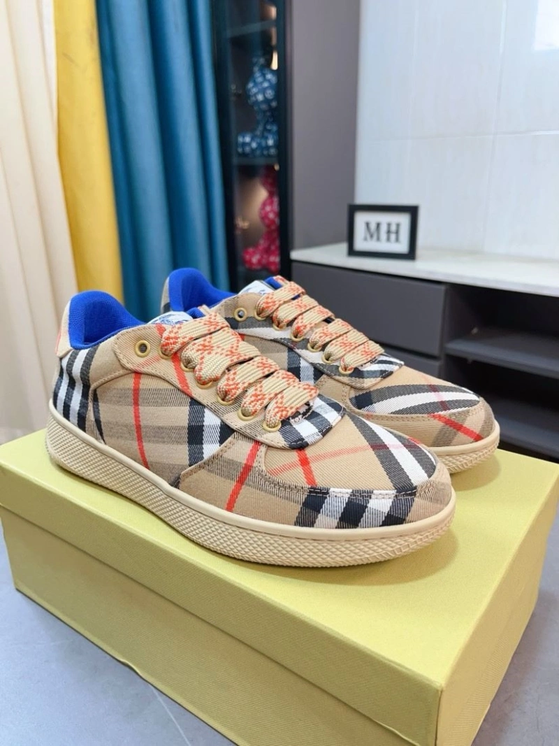 Soft Bxrbxrry Sneakers 115115