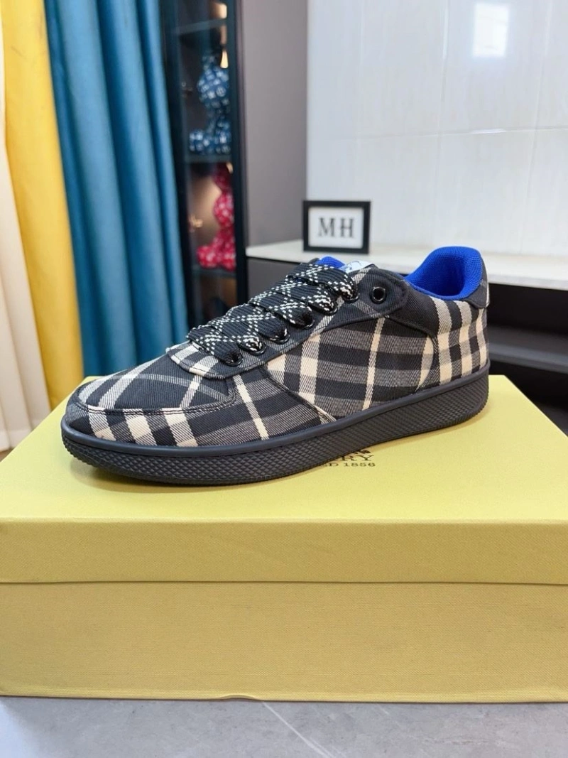 Sleek Bxrbxrry Sneakers 115113