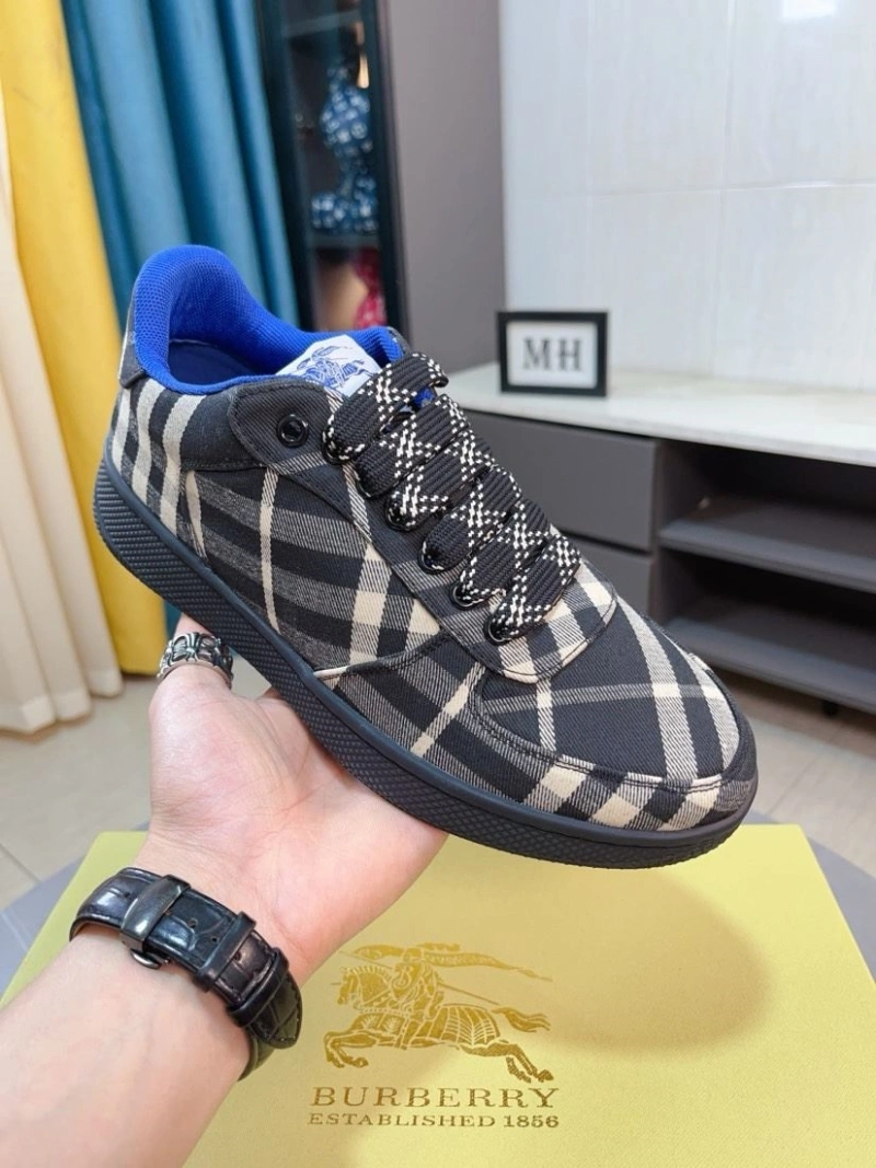 Sleek Bxrbxrry Sneakers 115113