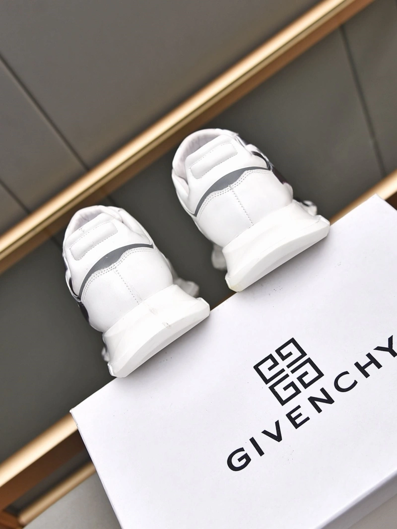 Fashionable Gxvxnchy Sneakers 153430