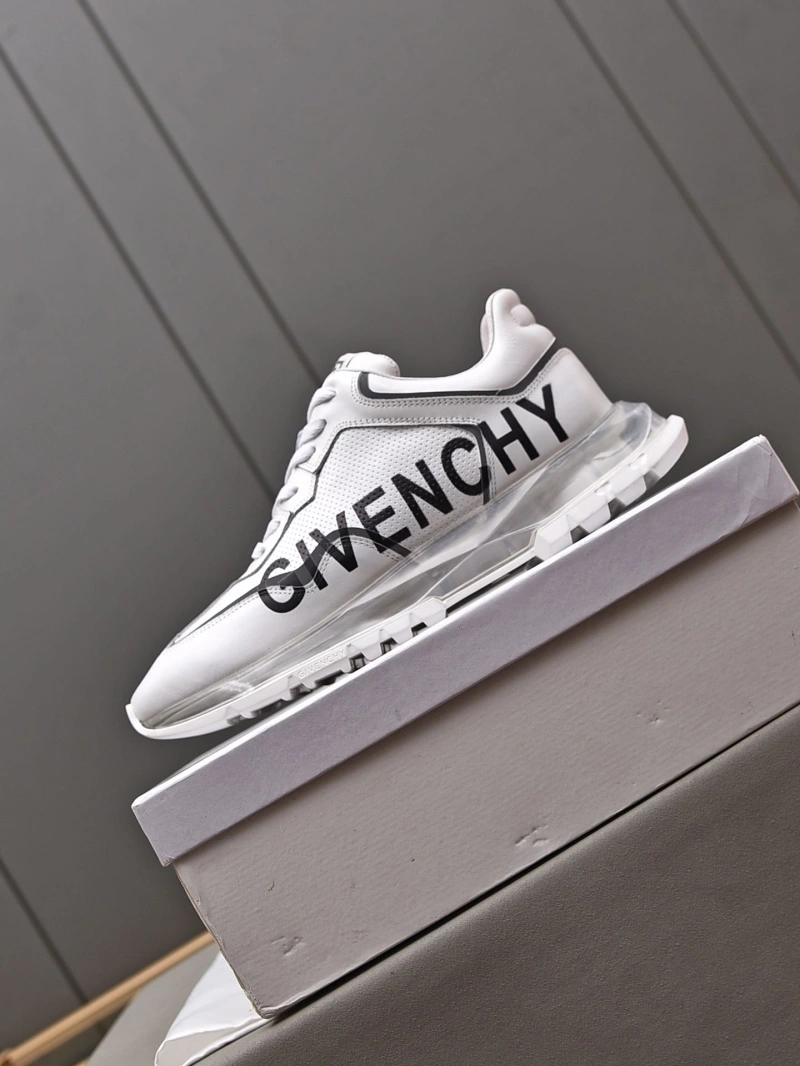 ModernLook Gxvxnchy Sneakers 153429