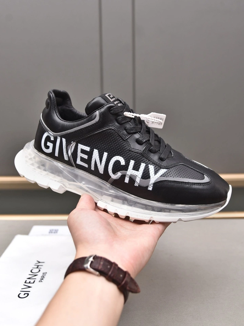 AllSeason Gxvxnchy Sneakers 153426