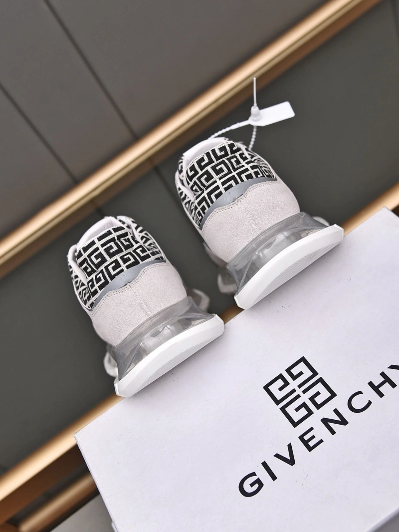 Gxvxnchy Sneakers Sophisticated 153435