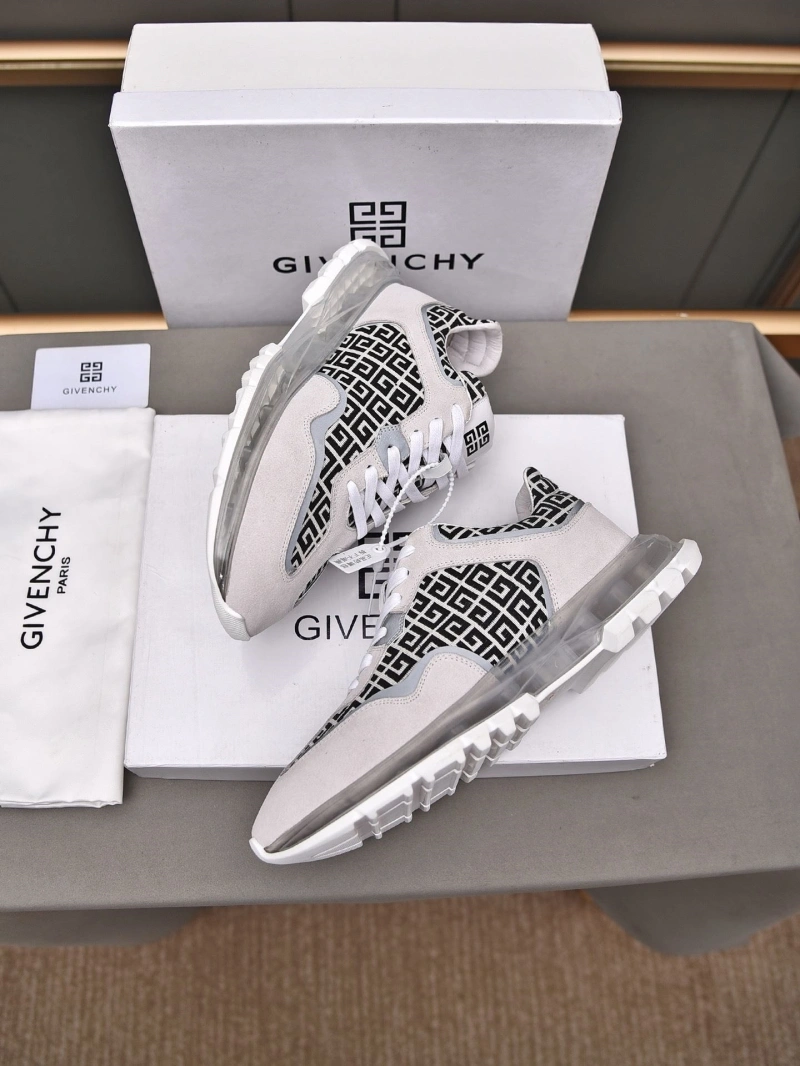 Gxvxnchy Sneakers Sophisticated 153435