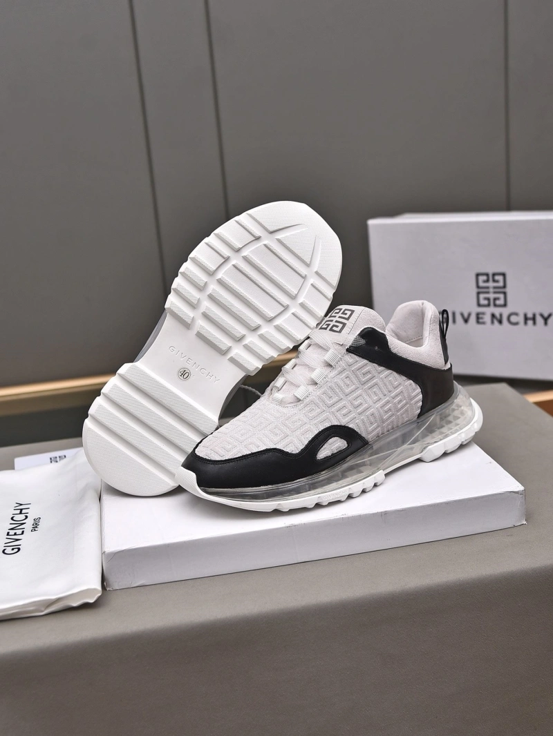 Compact Gxvxnchy Sneakers 153436