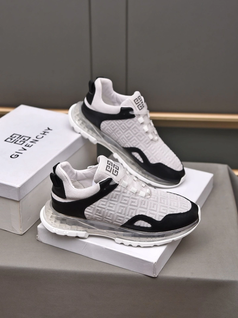 Compact Gxvxnchy Sneakers 153436