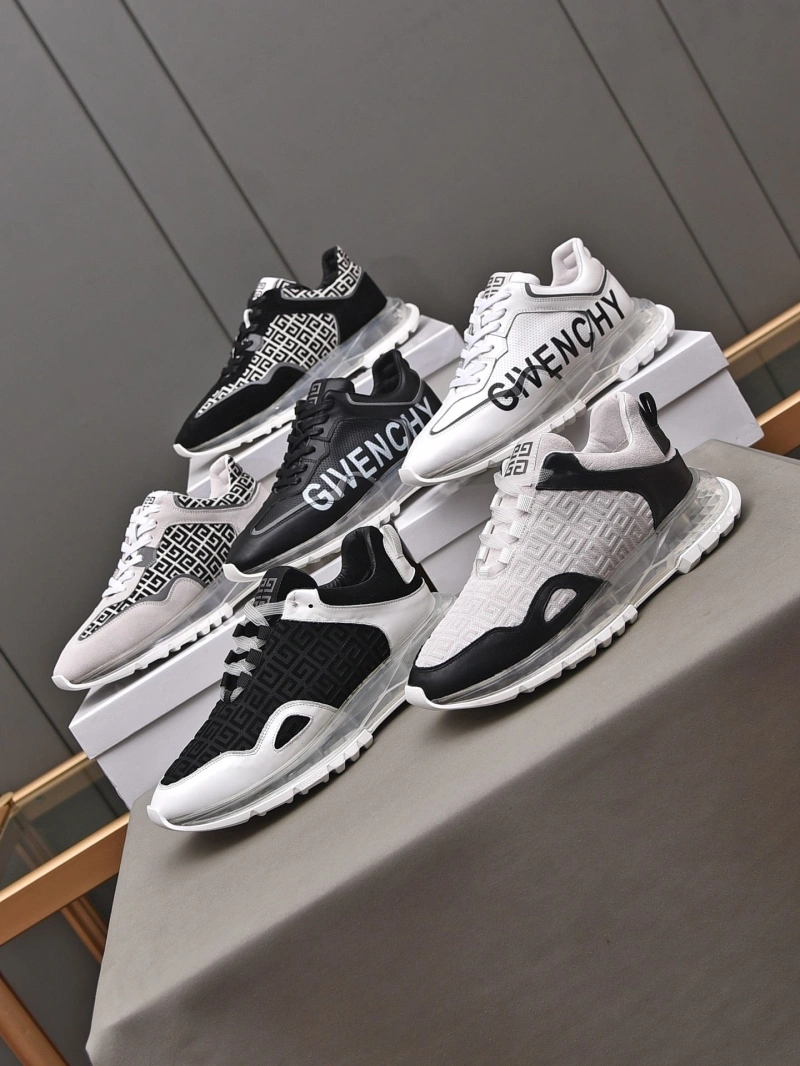 Compact Gxvxnchy Sneakers 153436