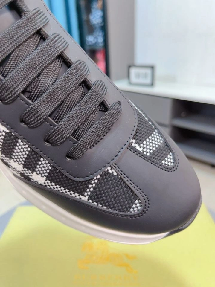 Elegant Bxrbxrry Sneakers 115107