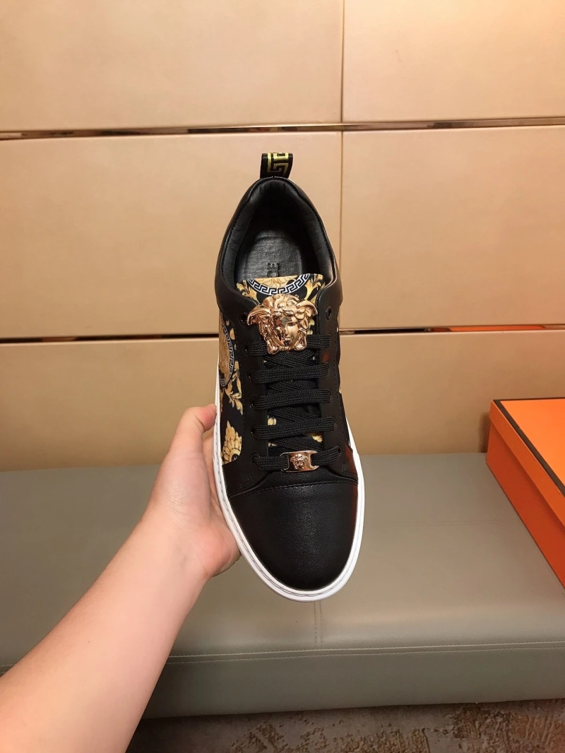 Gxvxnchy Sneakers Sophisticated 153412