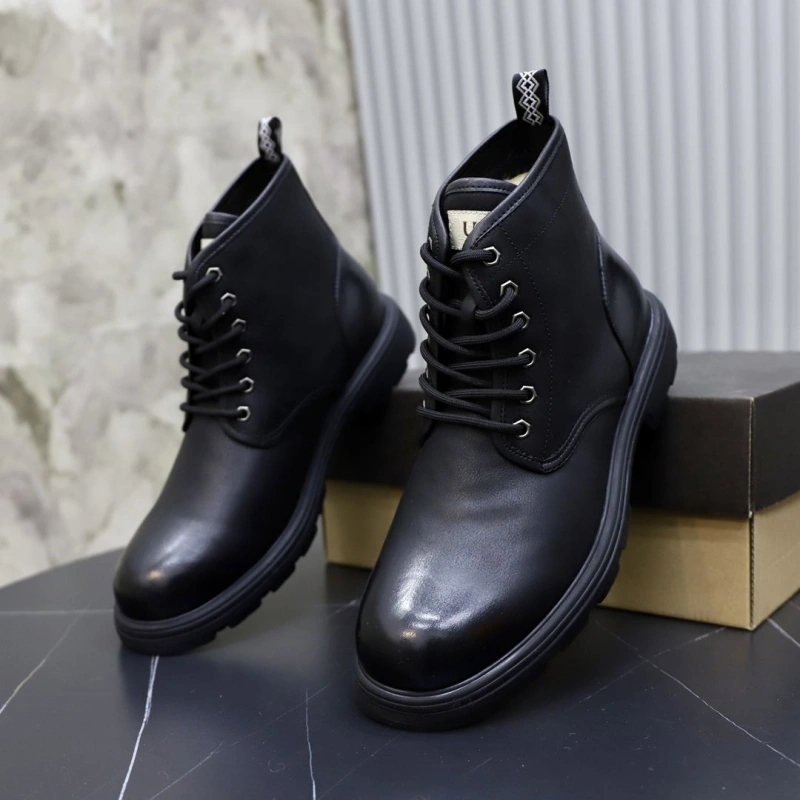 Fashionable UGX Casual Shoes 228097