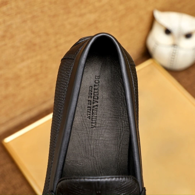 Bold Bxttxga Vxnxta Leather Shoes 113037