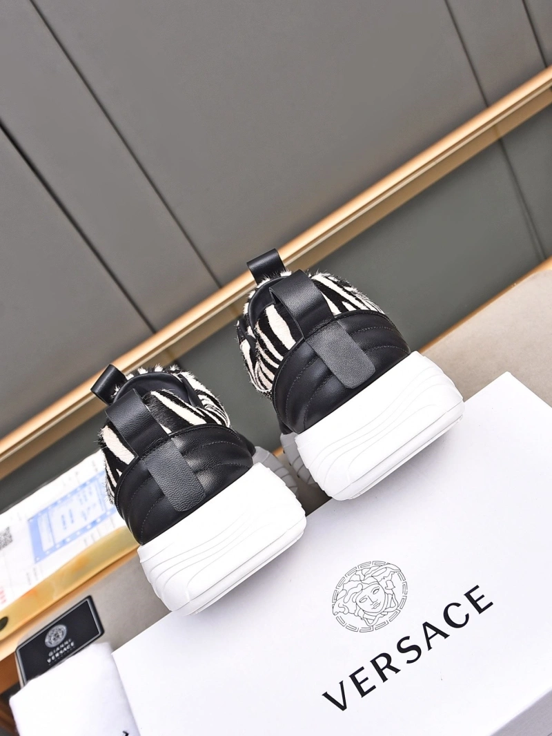 Gxvxnchy Sneakers Timeless 153403