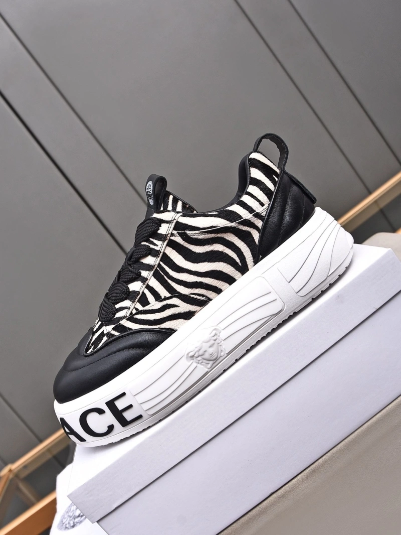 Gxvxnchy Sneakers Timeless 153403