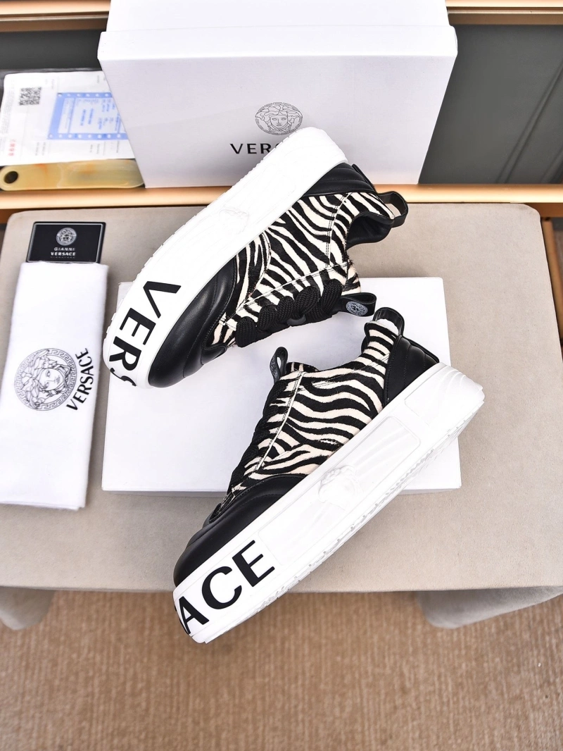 Gxvxnchy Sneakers Timeless 153403