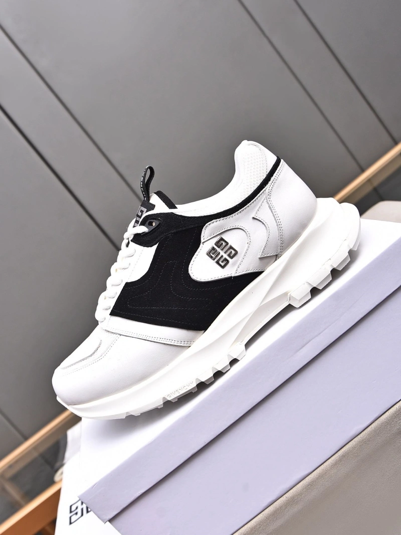 Resilient Gxvxnchy Sneakers 153402