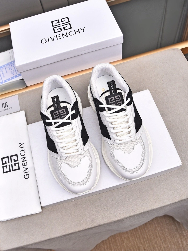Resilient Gxvxnchy Sneakers 153402