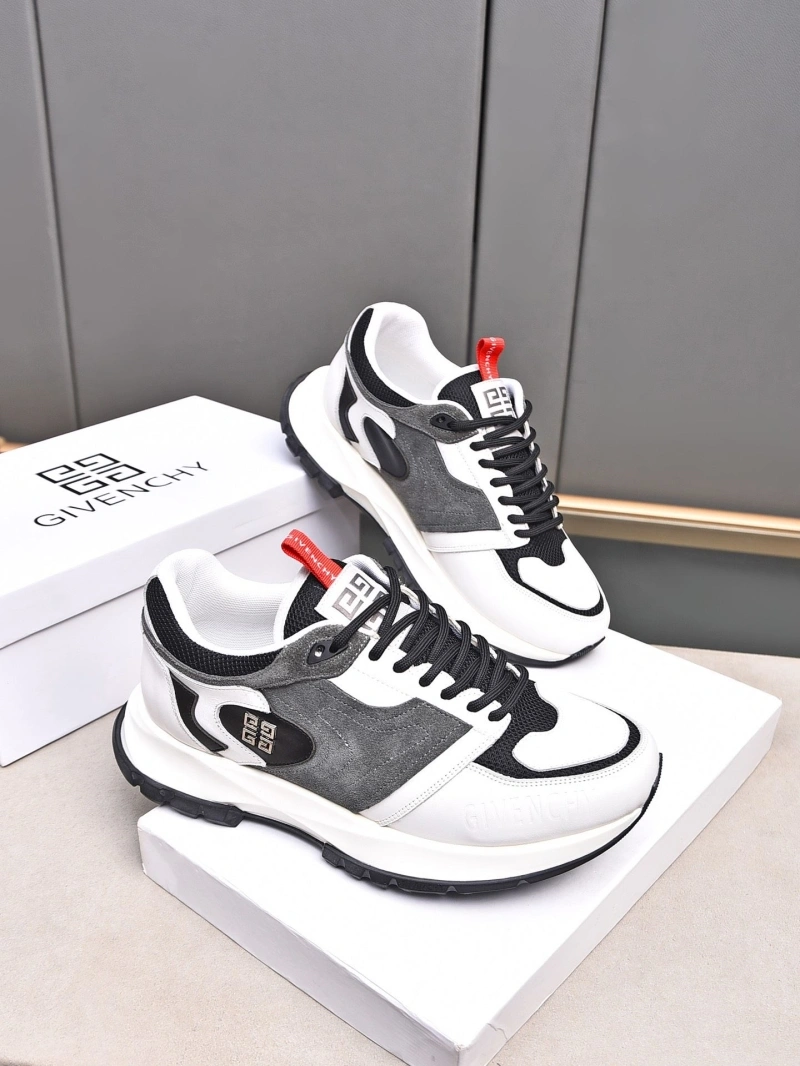 WellDesigned Gxvxnchy Sneakers 153401