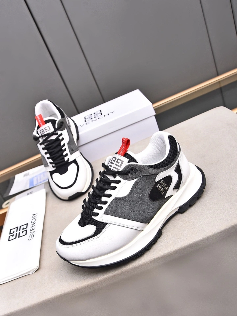 WellDesigned Gxvxnchy Sneakers 153401