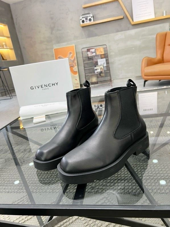 Minimalist Gxvxnchy Boots 153685
