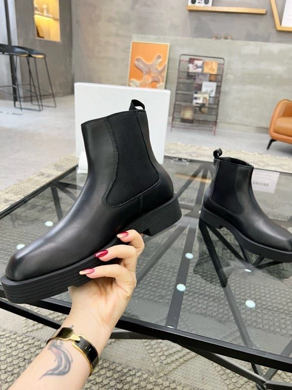 Minimalist Gxvxnchy Boots 153685