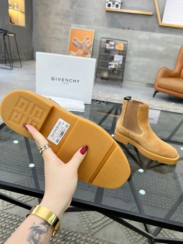 Modern Gxvxnchy Boots 153684