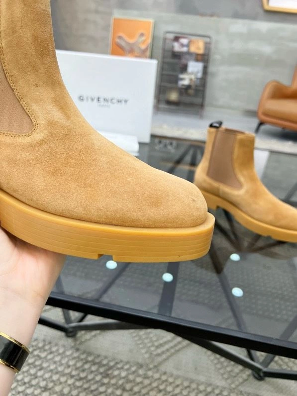 Modern Gxvxnchy Boots 153684